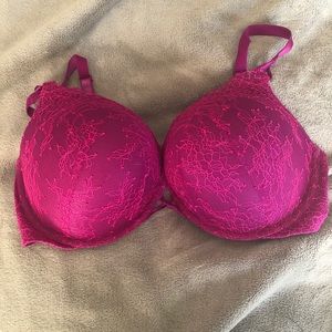 Victoria Secret Bombshell fuschia bra 36 D